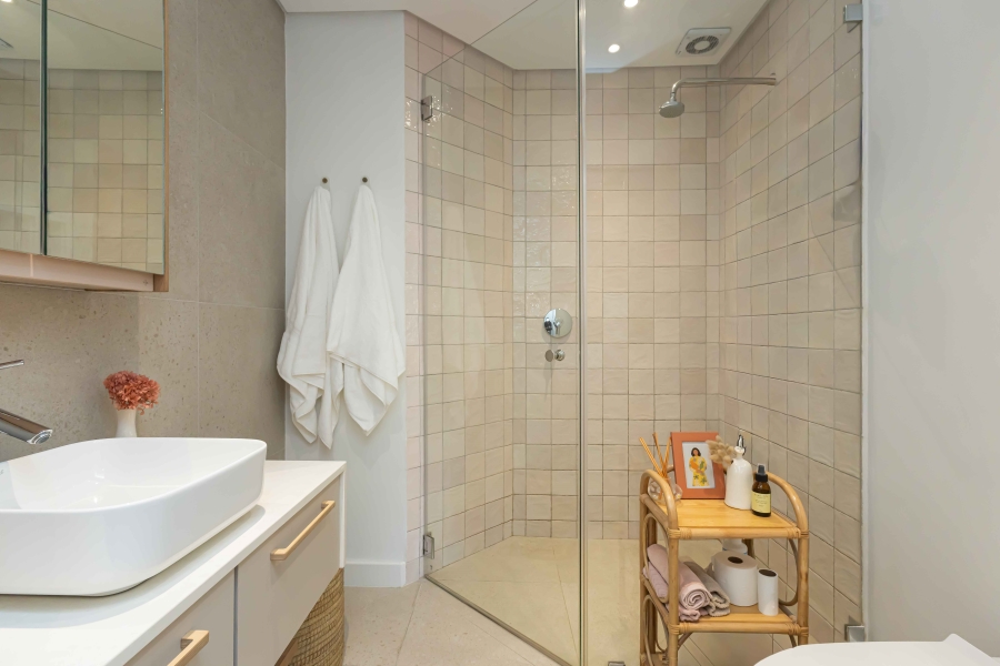 2 Bedroom Property for Sale in Sea Point Western Cape